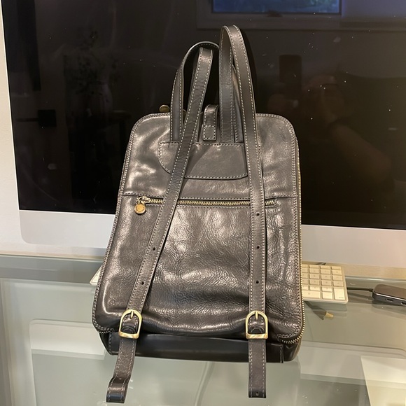 Time Resistance Backpack with golden/copper hardware - Picture 2 of 14